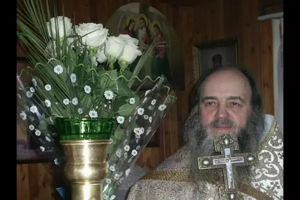 Saint Speaks Against Bank Cards